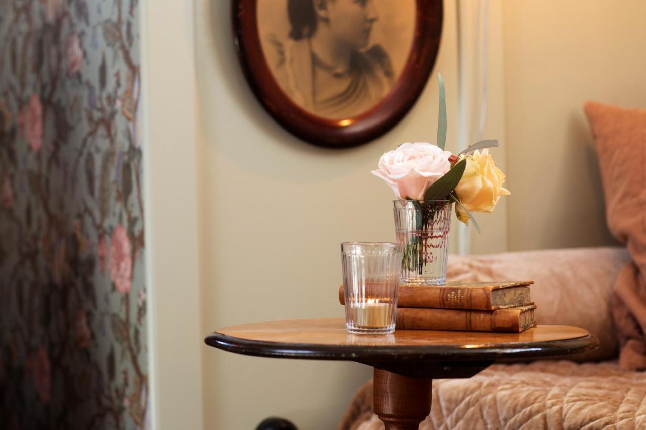 Strandvillan Hotell Och Bed & Breakfast Люсечиль Экстерьер фото