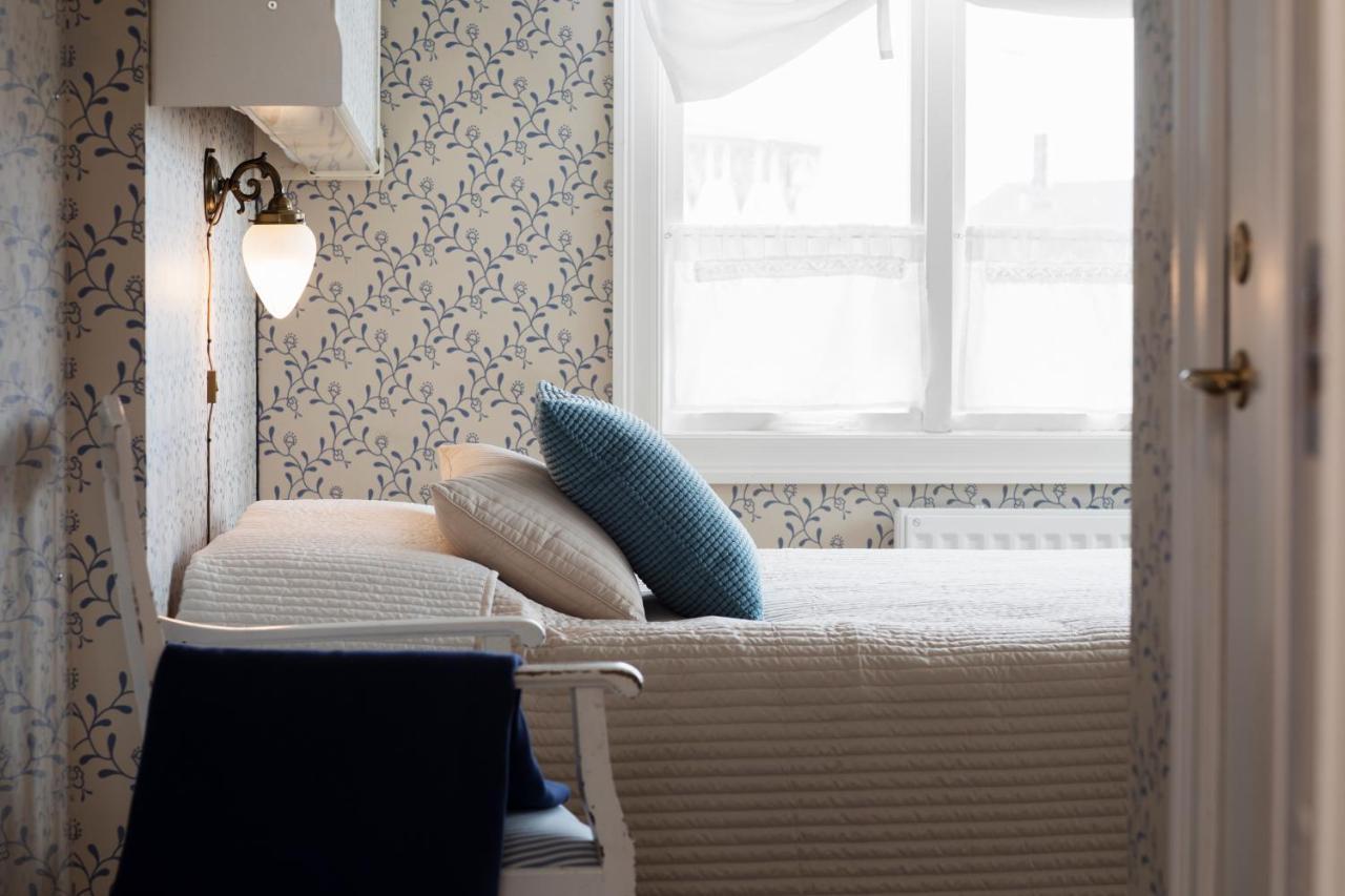Strandvillan Hotell Och Bed & Breakfast Люсечиль Экстерьер фото